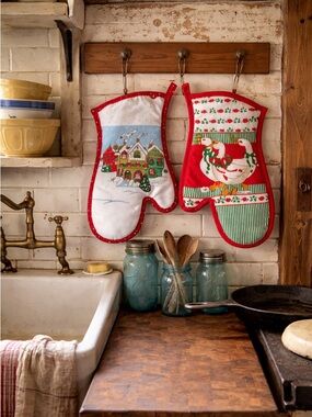 Vintage Christmas Oven Mitt Set 1988/89 Holiday Geese Snow Village Farmhouse